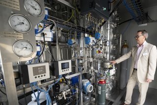 Le réacteur de méthanation produit du gaz de synthèse neutre en CO2 à partir des panneaux photovoltaïques du site, a expliqué Gilles Verdan.